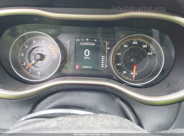 1C4PJMCS9GW231406 2016 JEEP CHEROKEE Gray Rear seats view