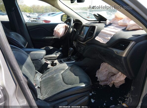 1C4PJMDB2GW289288 2016 JEEP CHEROKEE Gray Front interior view