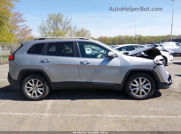 1C4PJMDB2GW289288 2016 JEEP CHEROKEE Gray Rear interior view