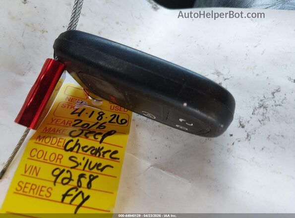 1C4PJMDB2GW289288 2016 JEEP CHEROKEE Gray Dashboard view