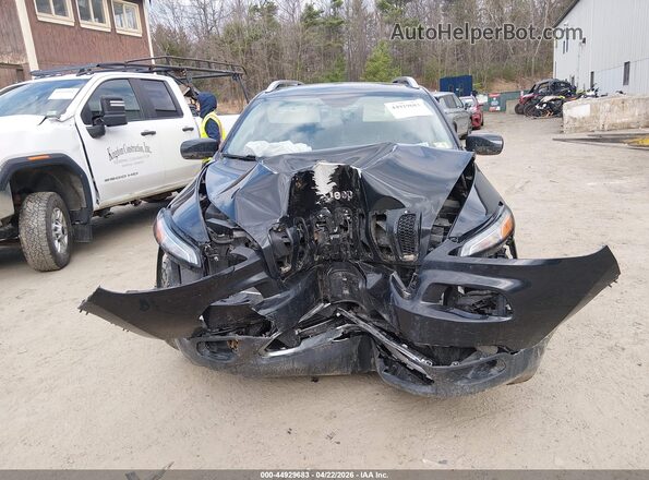 1C4PJMDB2JD610653 2018 JEEP CHEROKEE Black Դիմացի տեսք