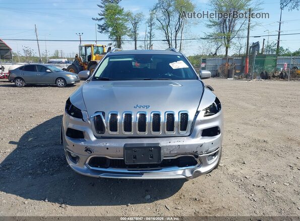 1C4PJMJS2HW503637 2017 JEEP CHEROKEE Silver Widok wnętrza z tyłu