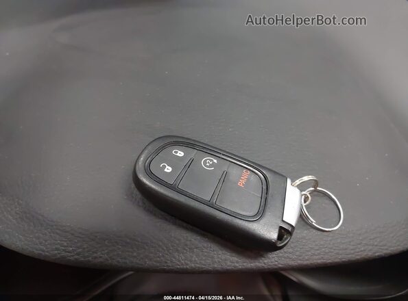 1C4PJMLB0LD617511 2020 JEEP CHEROKEE Gray Widok deski rozdzielczej
