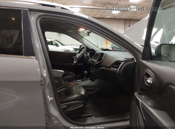 1C4PJMLB0LD617511 2020 JEEP CHEROKEE Gray Widok wnętrza z przodu