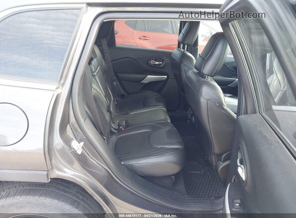 1C4PJMLB3JD578409 2018 JEEP CHEROKEE Gray VIN sticker view