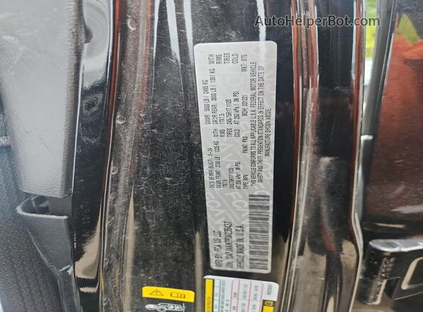 1C4PJXKN7RW235437 2024 JEEP WRANGLER Black Vista del compartimento del motor