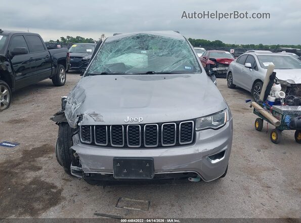 1C4RJEBG4HC609470 2017 JEEP GRAND CHEROKEE Silver Вид щитка приладів