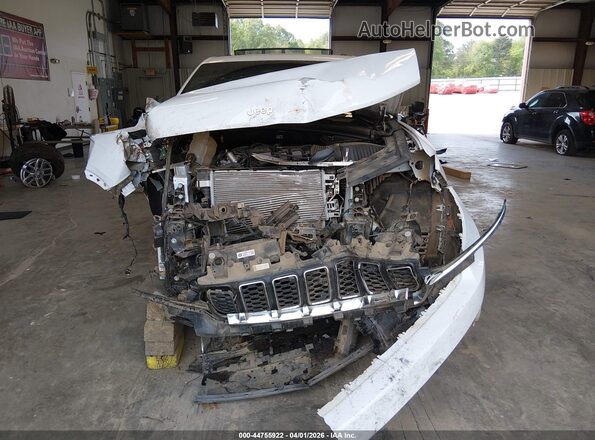1C4RJGAG5SC266673 2025 JEEP GRAND CHEROKEE White Rear interior view