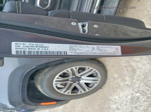 1C4SJVAT9PS550257 2023 JEEP WAGONEER Gray Widok naklejki z numerem VIN
