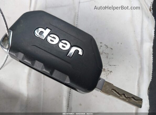 1C6HJTAG8RL100640 2024 JEEP GLADIATOR White Widok deski rozdzielczej