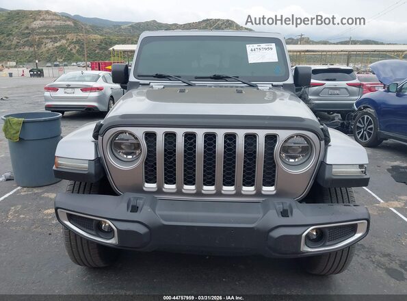 1C6HJTFGXLL154733 2020 JEEP GLADIATOR Серый Вид панели приборов
