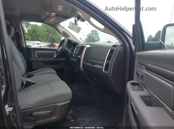 1C6RR6LT5JS303536 2018 RAM 1500 Gray Front interior view