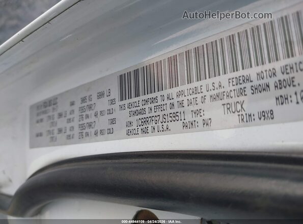 1C6RR7FG7JS159511 2018 RAM 1500 Белый Вид подкапотного пространства