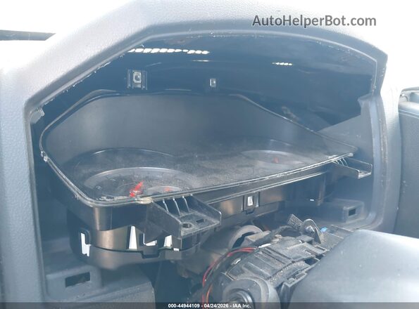 1C6RR7FG7JS159511 2018 RAM 1500 Белый Вид задних сидений