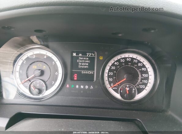 1C6RR7FG8JS253624 2018 RAM 1500 Black Vista de los asientos traseros