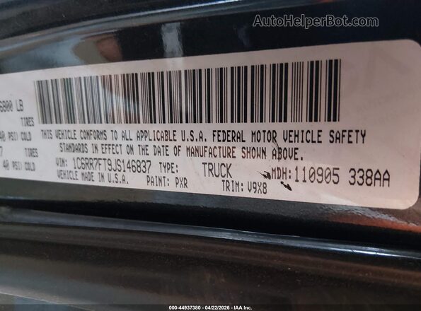 1C6RR7FT9JS146837 2018 RAM 1500 Black Widok komory silnika