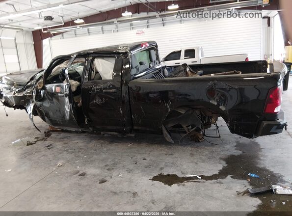 1C6RR7FT9JS146837 2018 RAM 1500 Black Widok wnętrza z tyłu