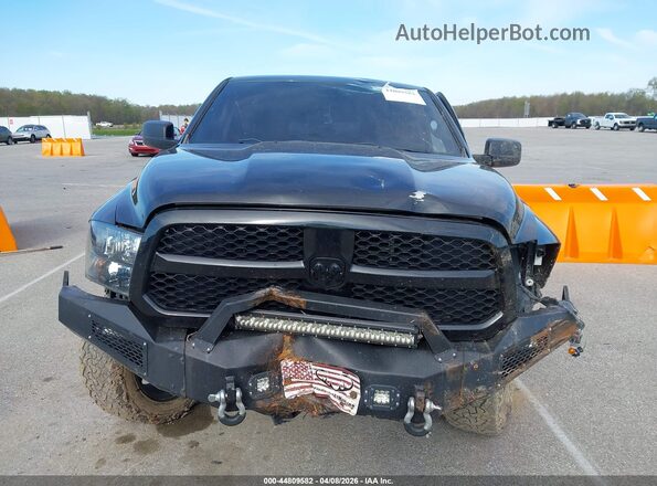 1C6RR7KT5JS295977 2018 RAM 1500 Black Սարքավորումների վահանակի տեսք