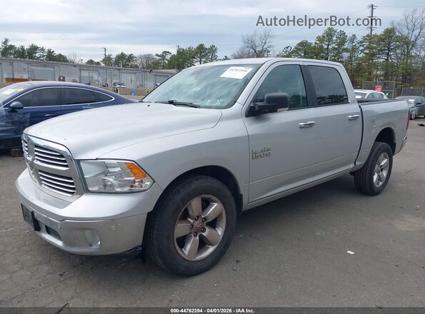 1C6RR7LG8JS264272 2018 RAM 1500 Silver Передня ліва чверть