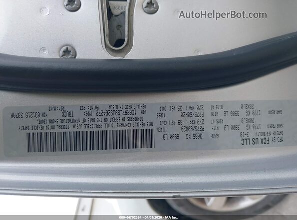 1C6RR7LG8JS264272 2018 RAM 1500 Silver Вид підкапотного простору