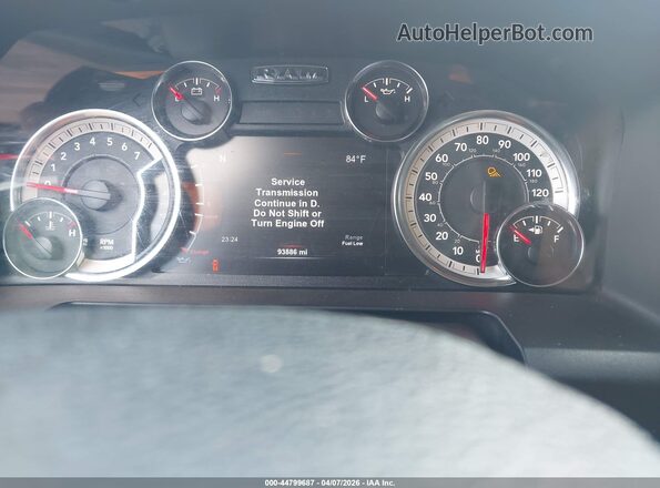 1C6RR7LT0JS248693 2018 RAM 1500 Black Հետևի նստատեղերի տեսք