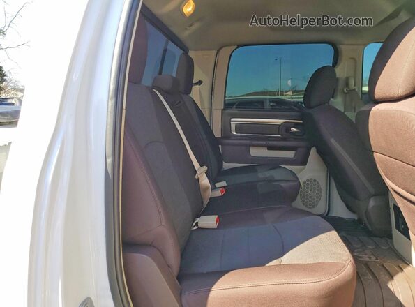 1C6RR7LT2JS179571 2018 RAM 1500 Белый 