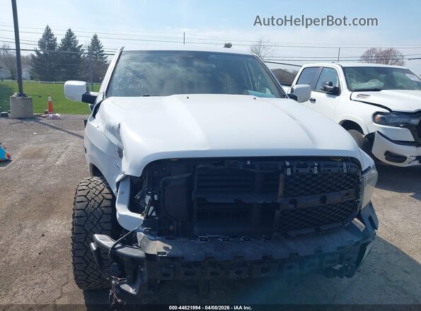 1C6RR7MT8JS291094 2018 RAM 1500 White Սարքավորումների վահանակի տեսք