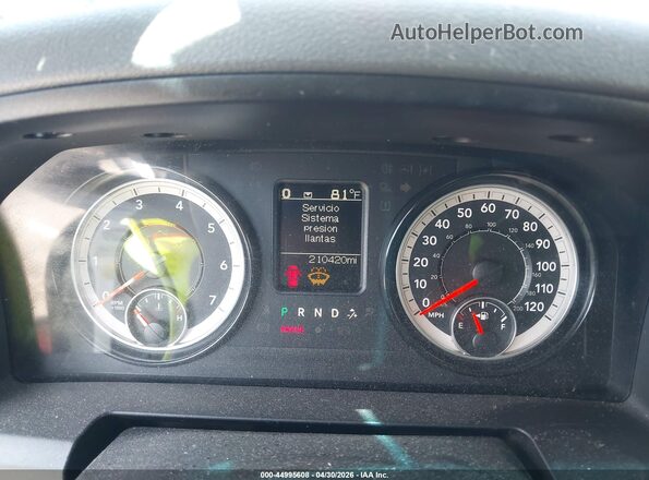 1C6RR7ST3JS348157 2018 RAM 1500 White უკანა სავარძლების ხედი