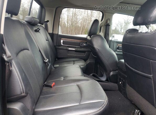 1C6RR7VT9JS306006 2018 RAM 1500 Black Vista de los asientos traseros