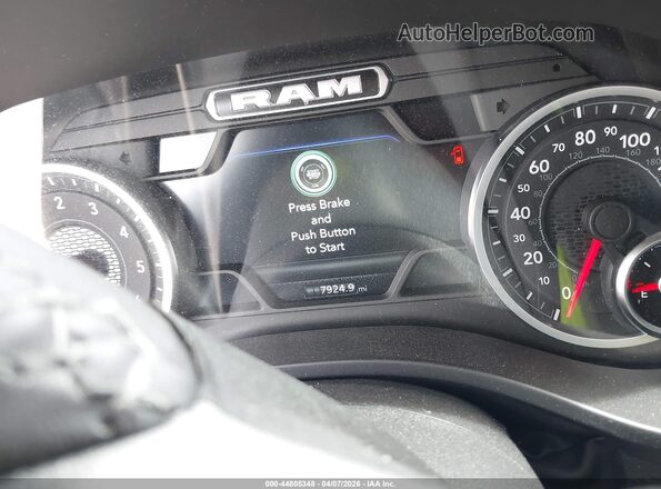 1C6SRFFP4TN254850 2026 RAM 1500 Gray Vista de los asientos traseros