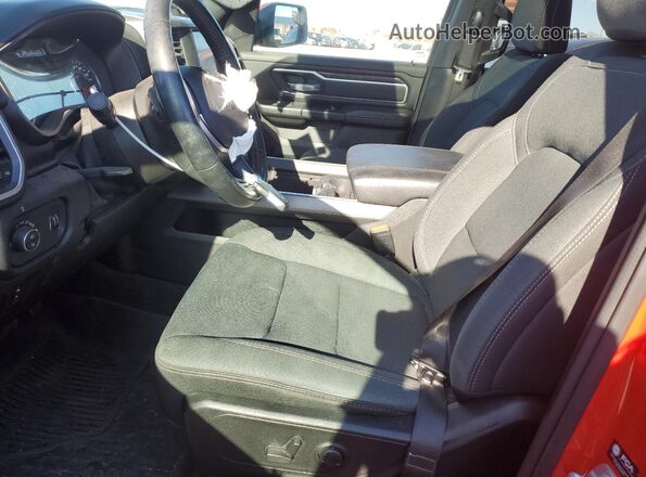 1C6SRFFTXNN402354 2022 RAM 1500 Blue Widok wnętrza z przodu