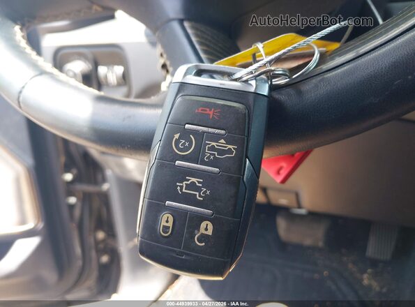 1C6SRFHT1LN224022 2020 RAM 1500 Gray Dashboard view