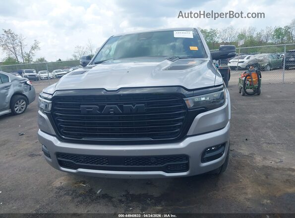 1C6SRFJP4SN613331 2025 RAM 1500 Silver ხელსაწყოთა პანელის ხედი