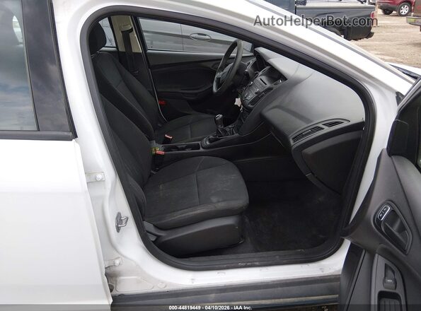 1FADP3E22GL207125 2016 FORD FOCUS White Widok wnętrza z przodu