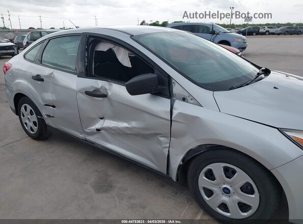 1FADP3E22HL332658 2017 FORD FOCUS Silver Widok z przodu