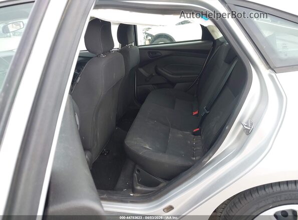 1FADP3E22HL332658 2017 FORD FOCUS Silver Widok naklejki z numerem VIN