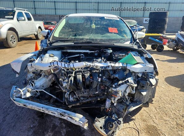 1FADP3F20HL320152 2017 FORD FOCUS White Widok z przodu