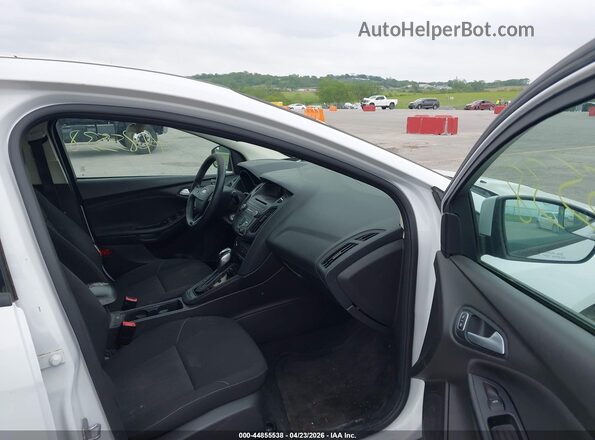 1FADP3F22GL373210 2016 FORD FOCUS White Вид салону спереду