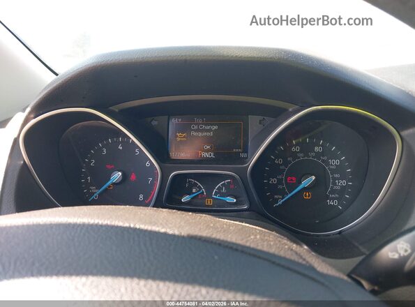 1FADP3F23JL327246 2018 FORD FOCUS Белый Вид задних сидений