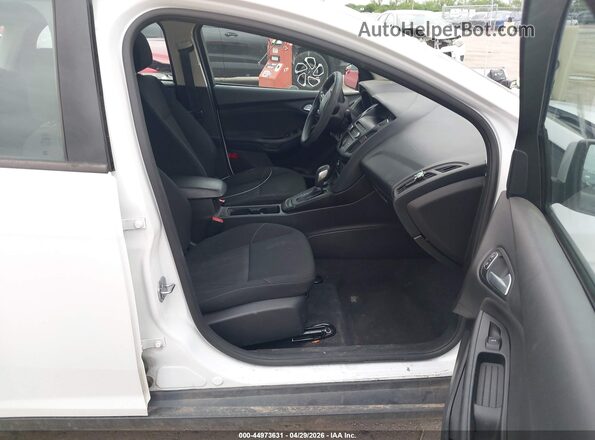 1FADP3F23JL328963 2018 FORD FOCUS White Front interior view