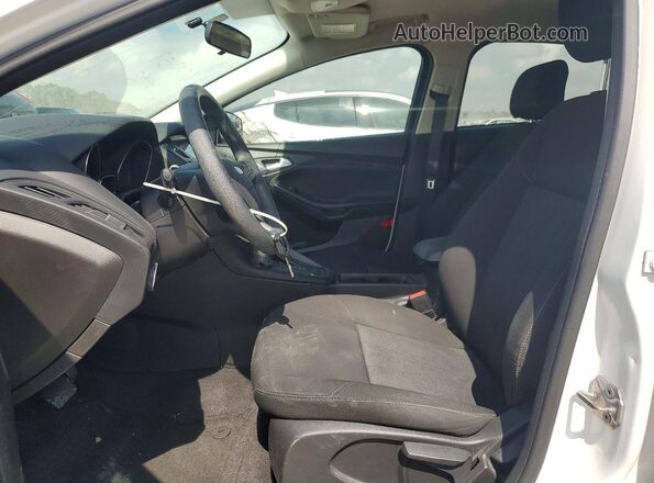 1FADP3F24GL316345 2016 FORD FOCUS White Widok wnętrza z przodu