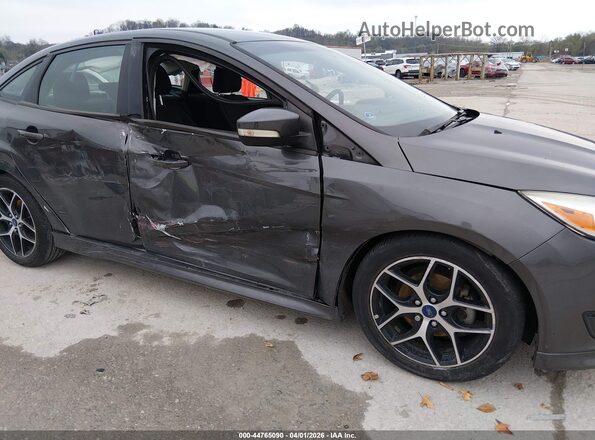 1FADP3F24GL405297 2016 FORD FOCUS Gray Widok z przodu