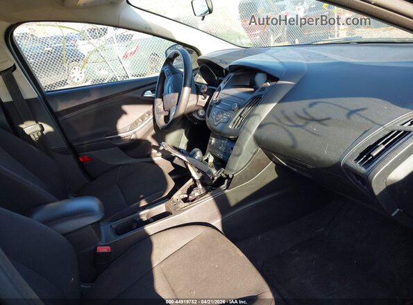 1FADP3F26JL301823 2018 FORD FOCUS Black Widok wnętrza z przodu