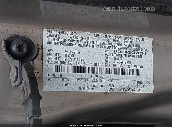 1FADP3F29GL242341 2016 FORD FOCUS Gold Vista del compartimento del motor