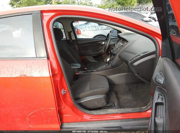 1FADP3FE2HL276097 2017 FORD FOCUS Red წინა სალონის ხედი