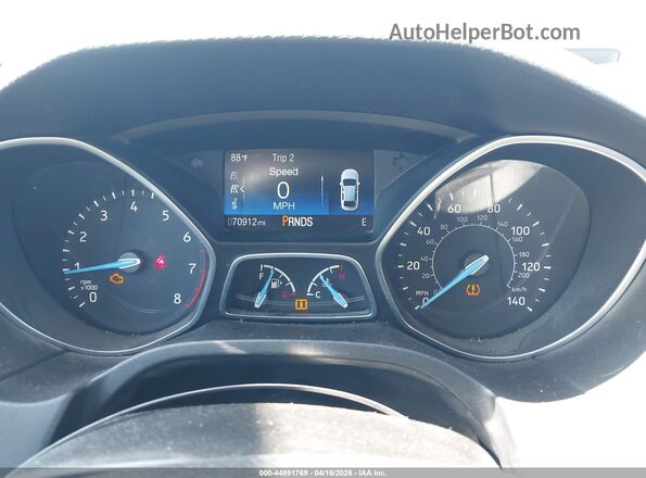 1FADP3FE2HL276097 2017 FORD FOCUS Red უკანა სავარძლების ხედი