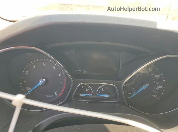 1FADP3K23JL219764 2018 FORD FOCUS White Սարքավորումների վահանակի տեսք