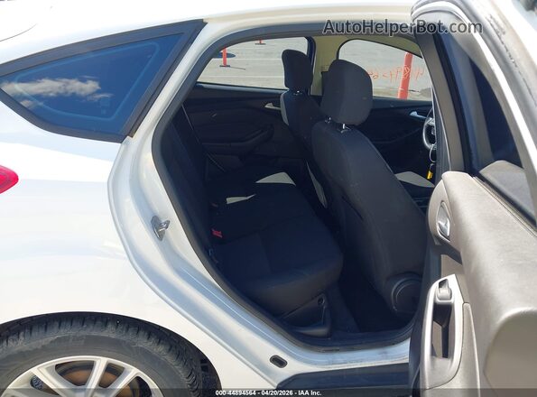 1FADP3K24HL217015 2017 FORD FOCUS Белый Вид наклейки с VIN-кодом