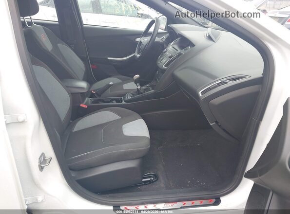 1FADP3L90GL224005 2016 FORD FOCUS ST White Вид салону спереду