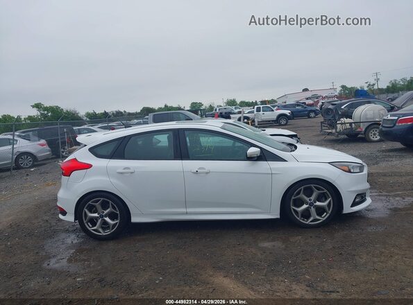 1FADP3L90GL224005 2016 FORD FOCUS ST White Вид задньої частини салону
